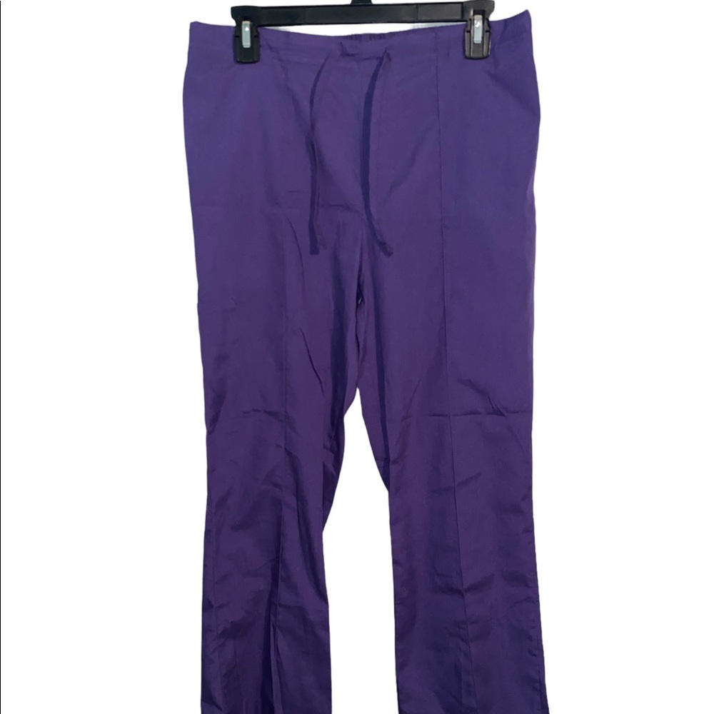 SB Women’s scrubs pants.